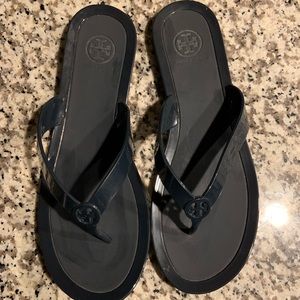 EUC Tory Burch navy jelly sandal